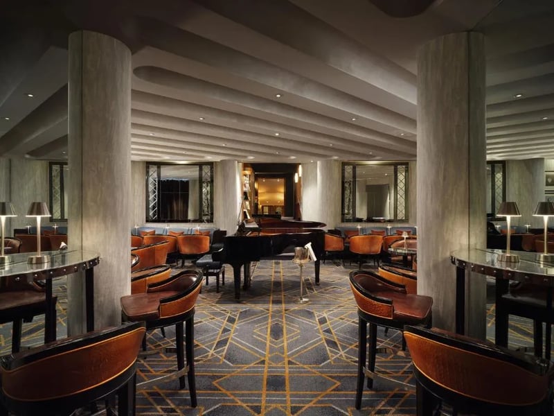 London s longest surviving cocktail bar