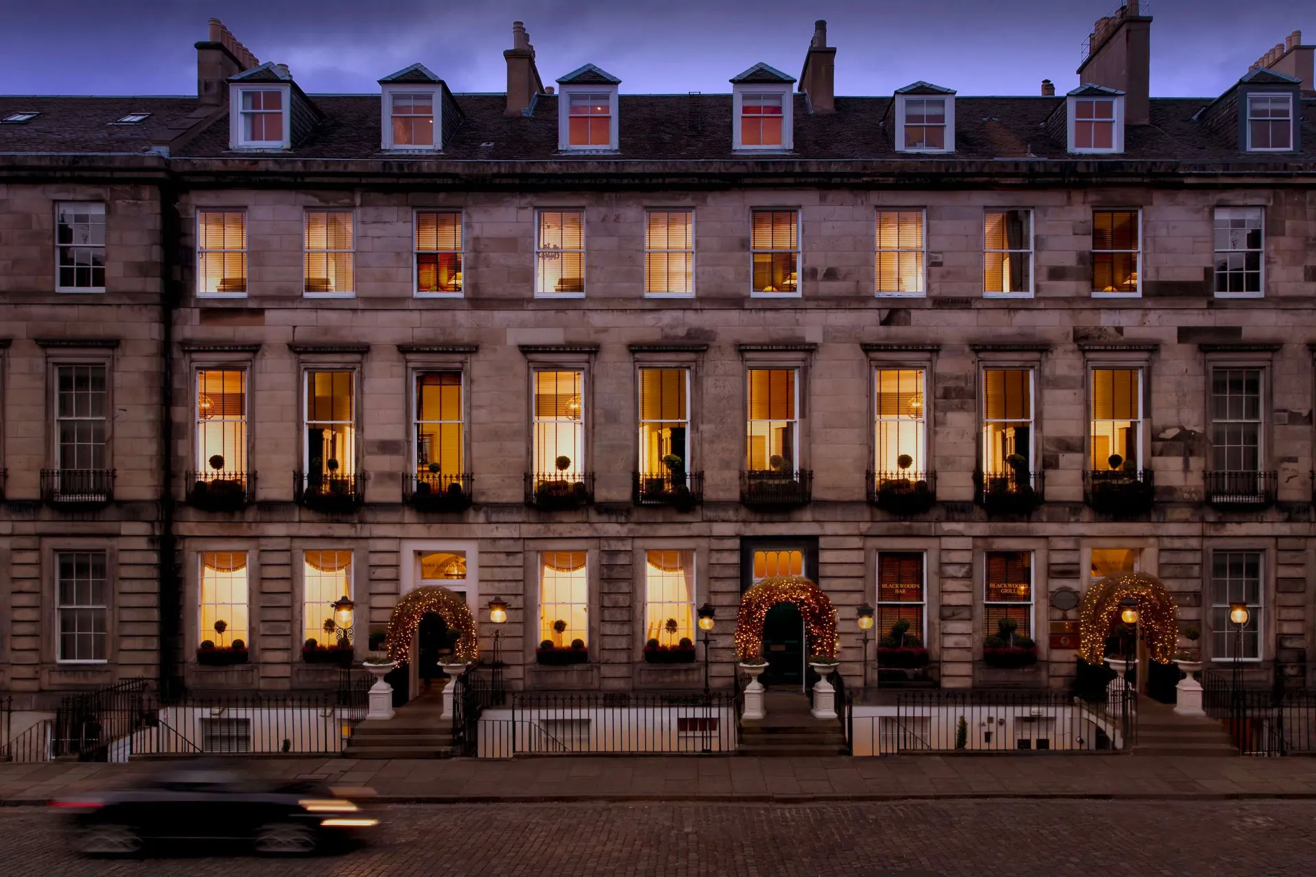 Nira Caledonia, Edinburgh