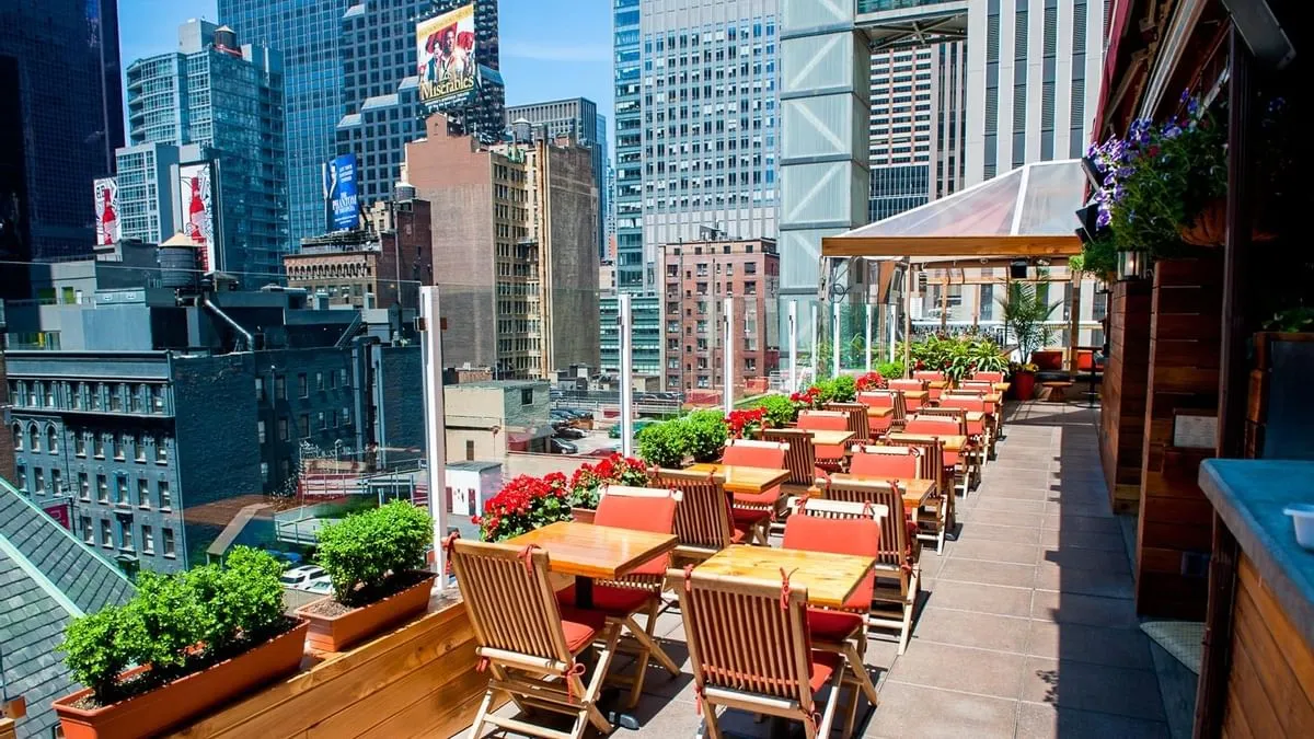 Delicious food   stunning city views