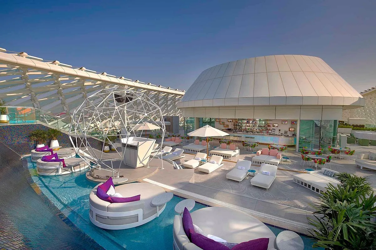Refreshing poolside cocktails every day