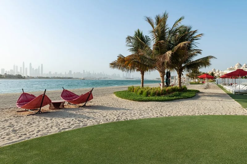 Th8 Palm Dubai Beach Resort, Vignette Collection, Dubai