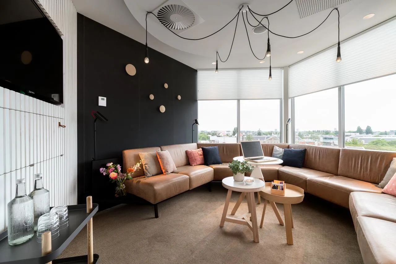 Infinite spaces to relax and unwind
