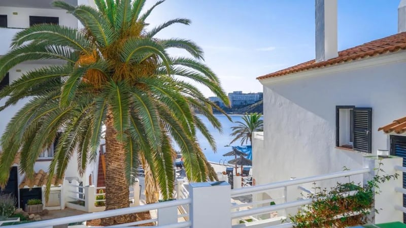 White Sands Beach Club, Menorca