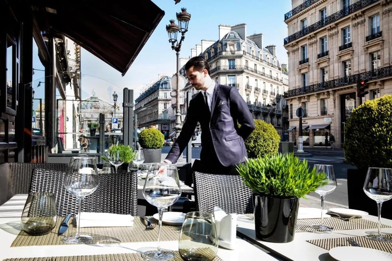 Dine a la carte with a Parisian backdrop