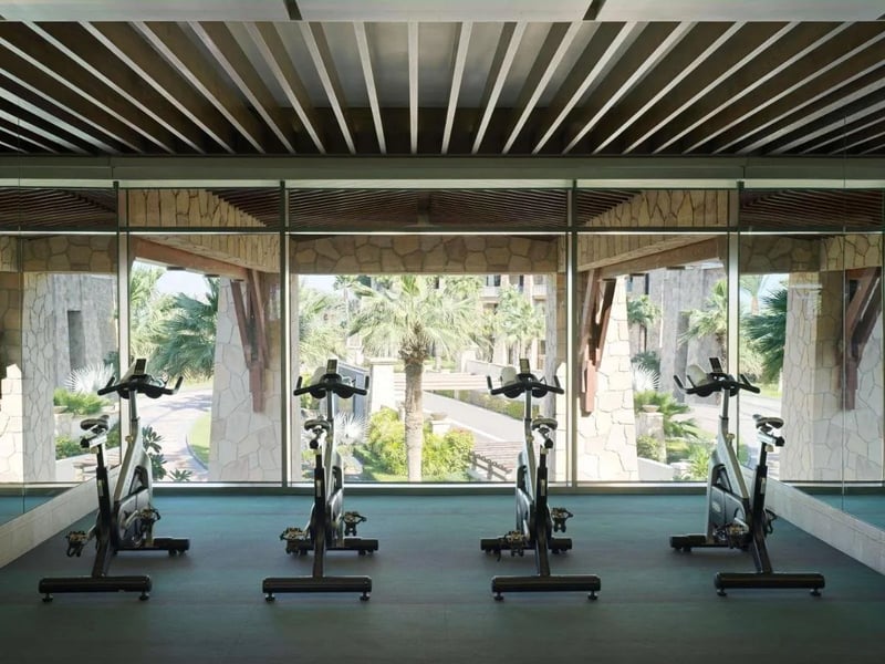 Workout with views of the Dubai Marina
