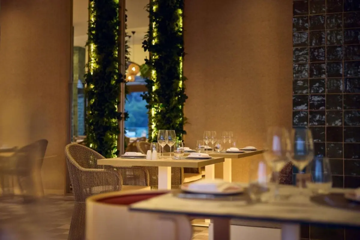 Serving locally sourced seafood and more