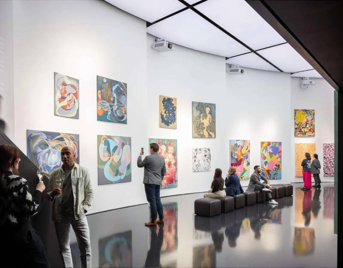 The hotel s own gallery with modern art