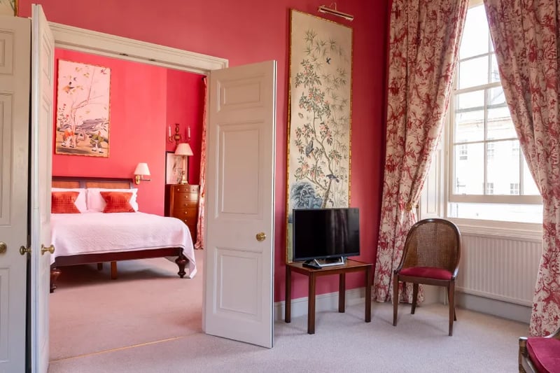 Deluxe Suite @ Dukes Bath