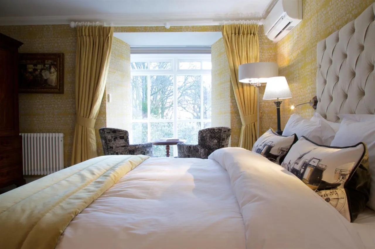 Superior Room @ Storrs Hall Hotel