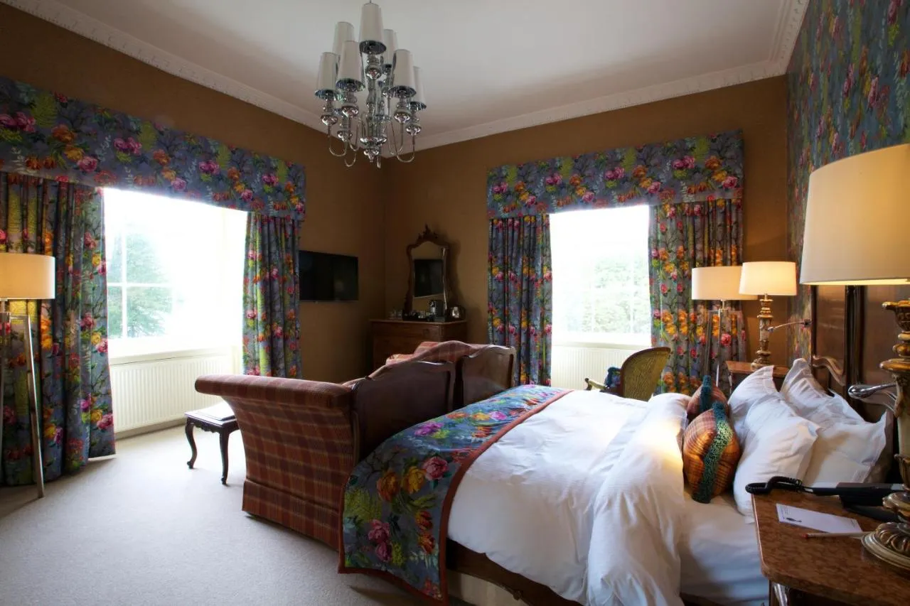 Deluxe Lake View Room @ Storrs Hall Hotel