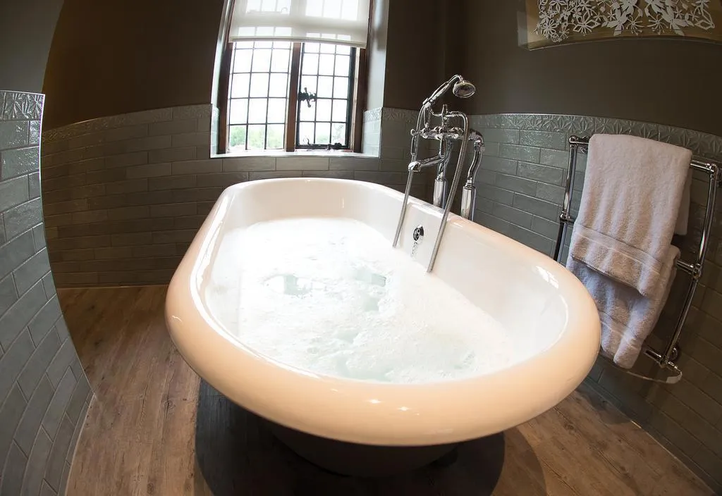 Luxury Suite @ Hogarths Stone Manor
