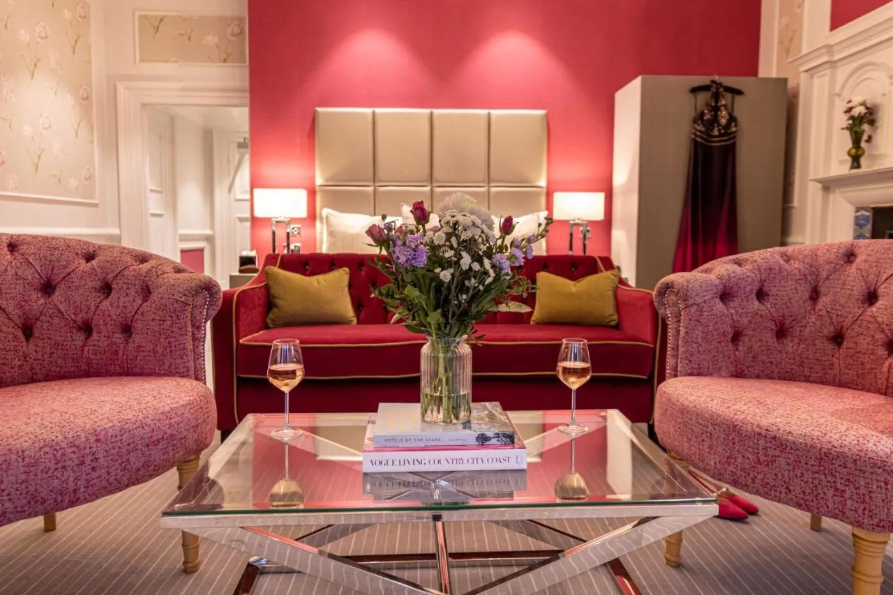 Beatrice Cook Suite @ Barnett Hill Hotel