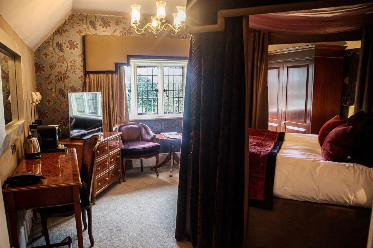 Leeds Suite @ Langshott Manor