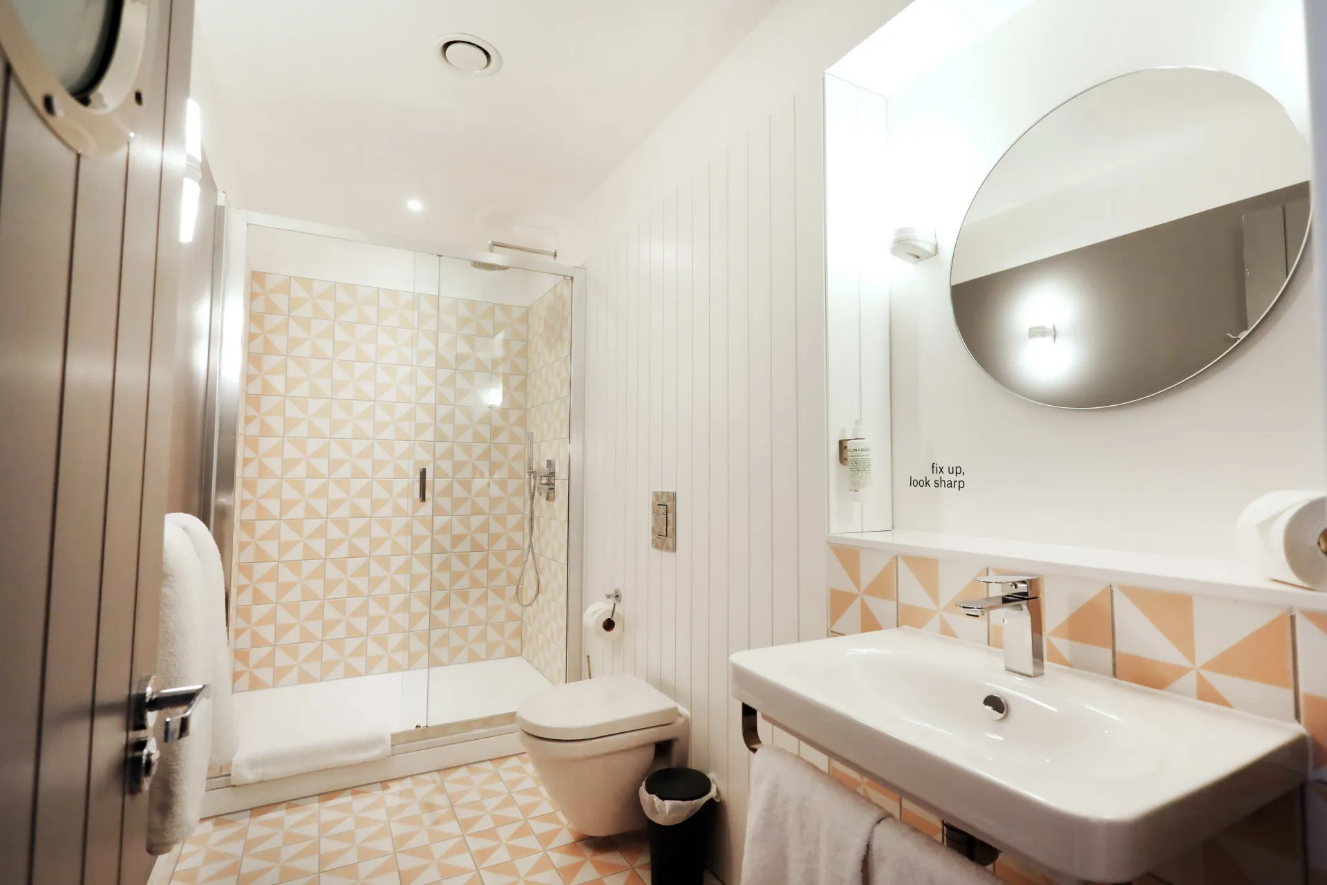 Lounge   Superior Room @ room2 Southampton