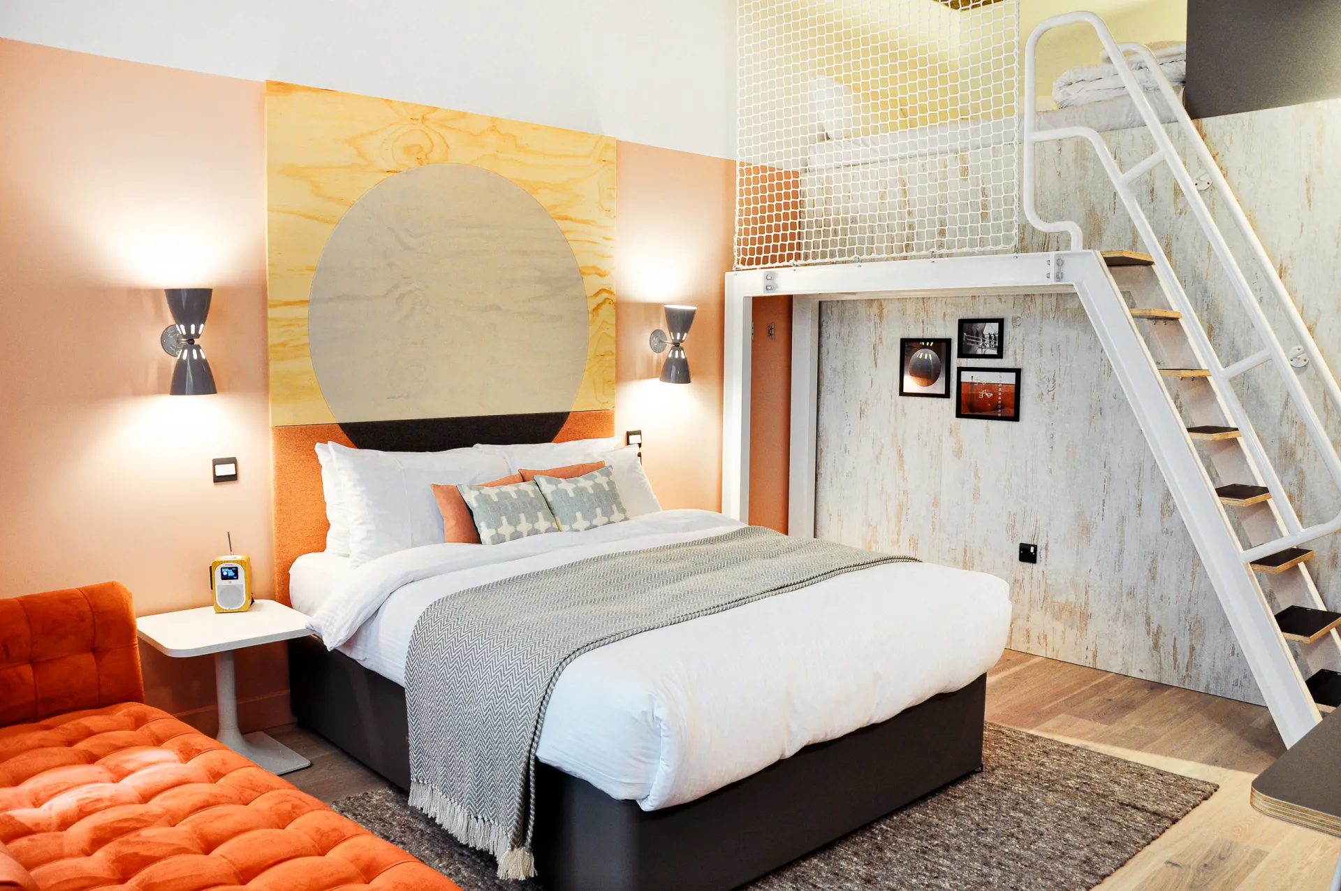 Master Loft   Deluxe @ room2 Southampton