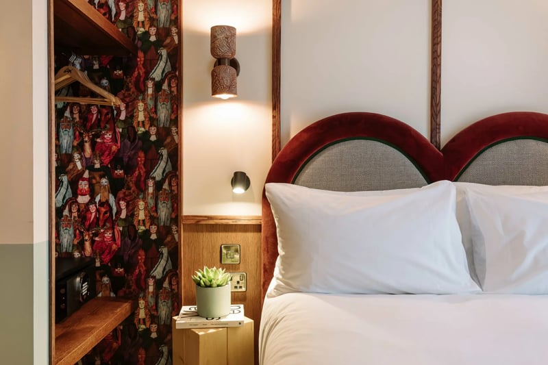 Studio   1 King Bed   Windowless @ room2 Belfast