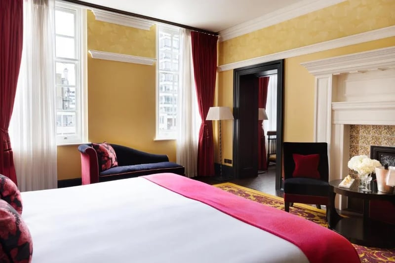 Junior Suite Bell Tower @ L oscar London
