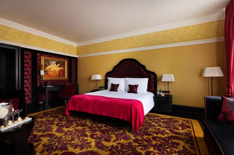 Junior Suite Bell Tower @ L oscar London