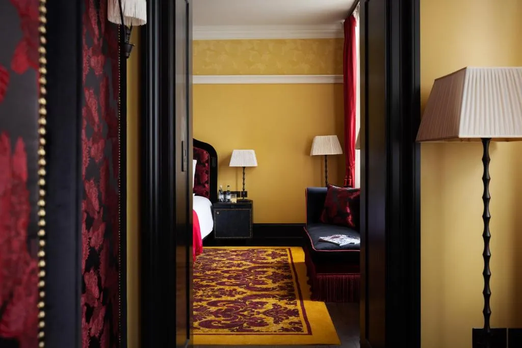 Junior Suite Bell Tower @ L oscar London