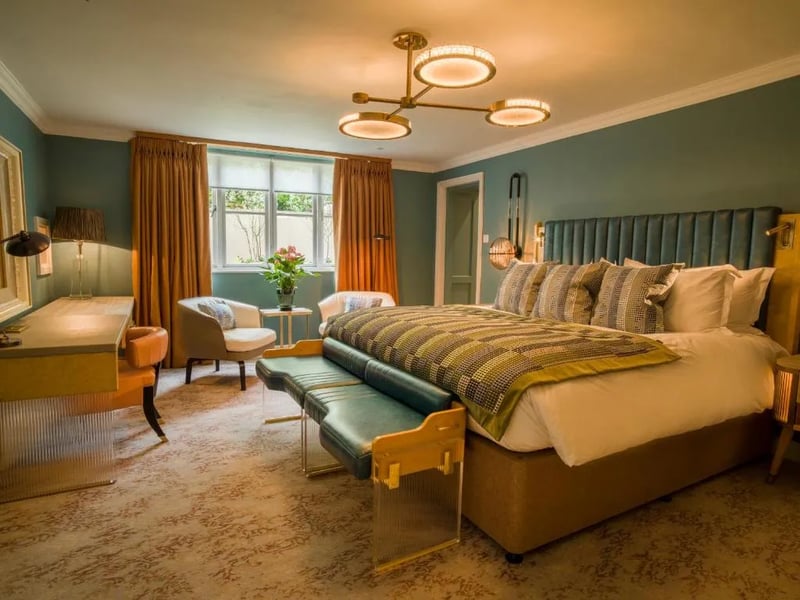 Luxe Hot Tub Suite @ Homewood Hotel and Spa