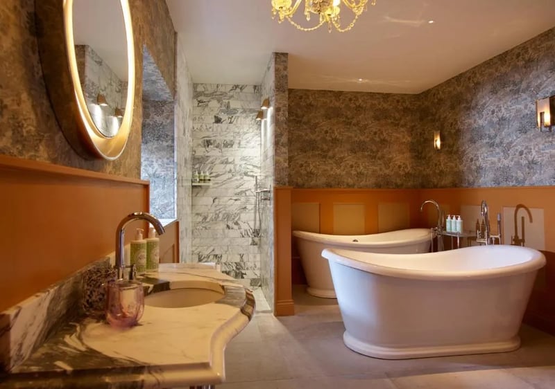 Luxe Hot Tub Suite @ Homewood Hotel and Spa