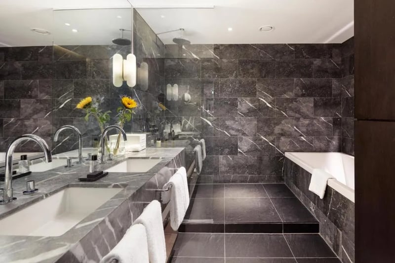 Junior Suite @ South Place Hotel