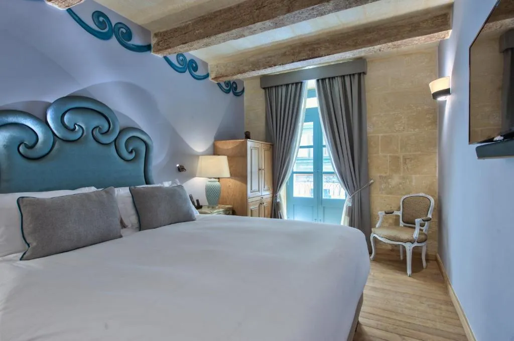 Deluxe Suite double or twin @ Palazzo Consiglia