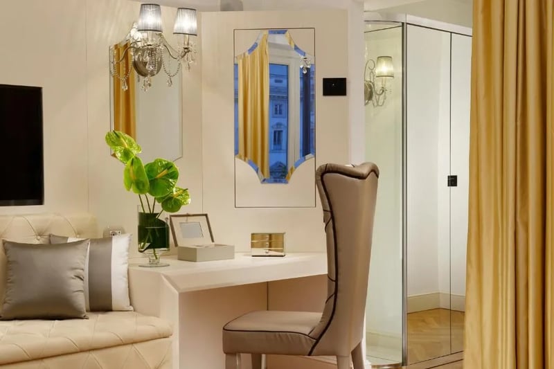 Junior Suite with View @ Lifestyle Suites Rome