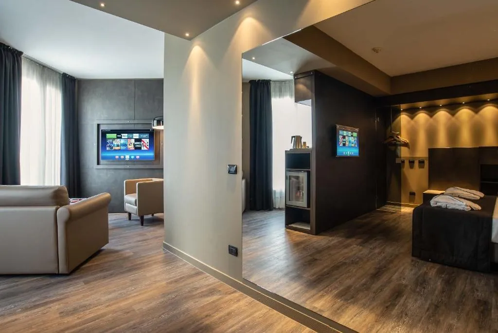 SUITE  @ Maranello Palace