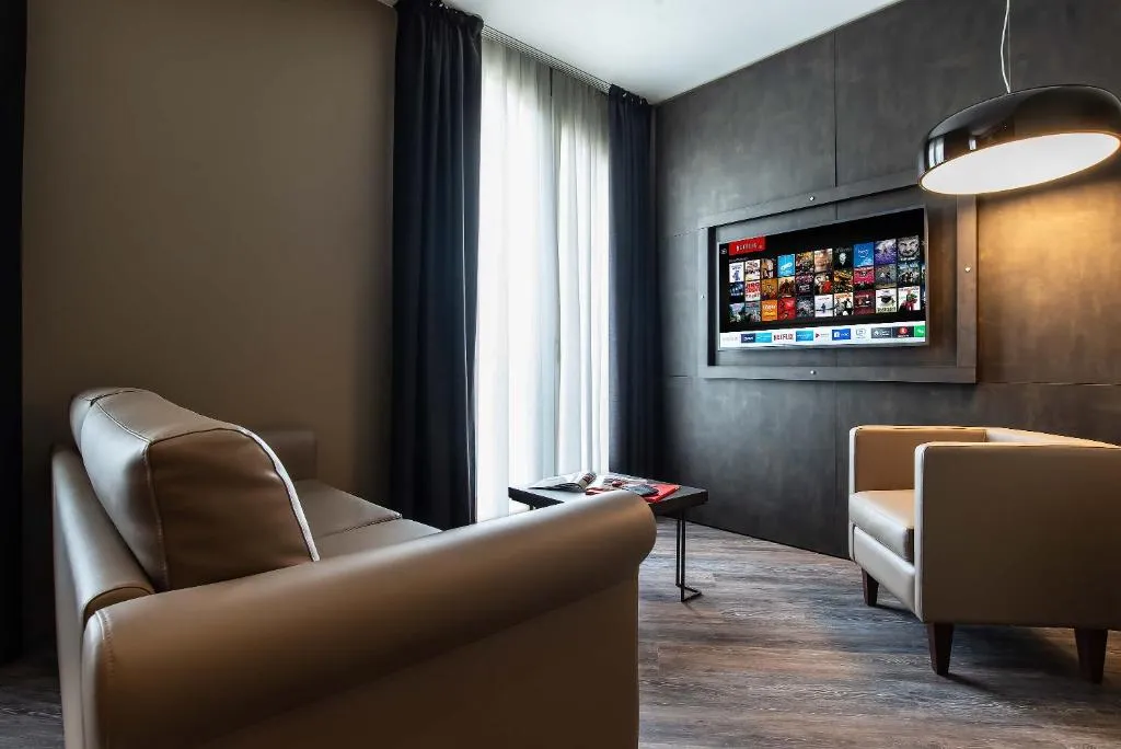 SUITE  @ Maranello Palace