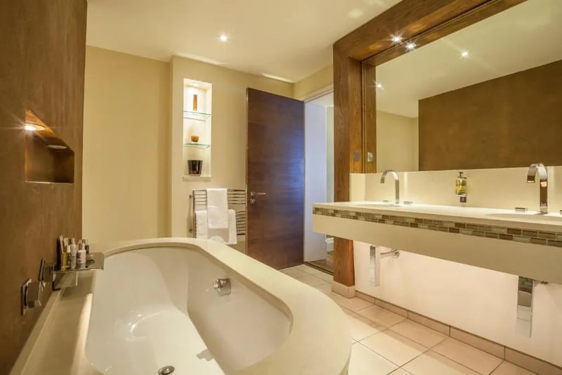 Roseate Executive Suite @ The Roseate Reading