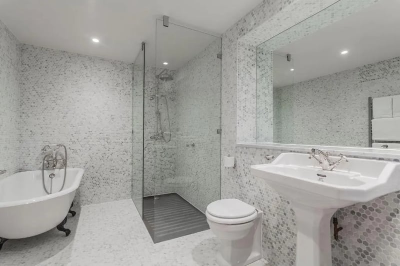 The House Premium Suite @ The Roseate Reading
