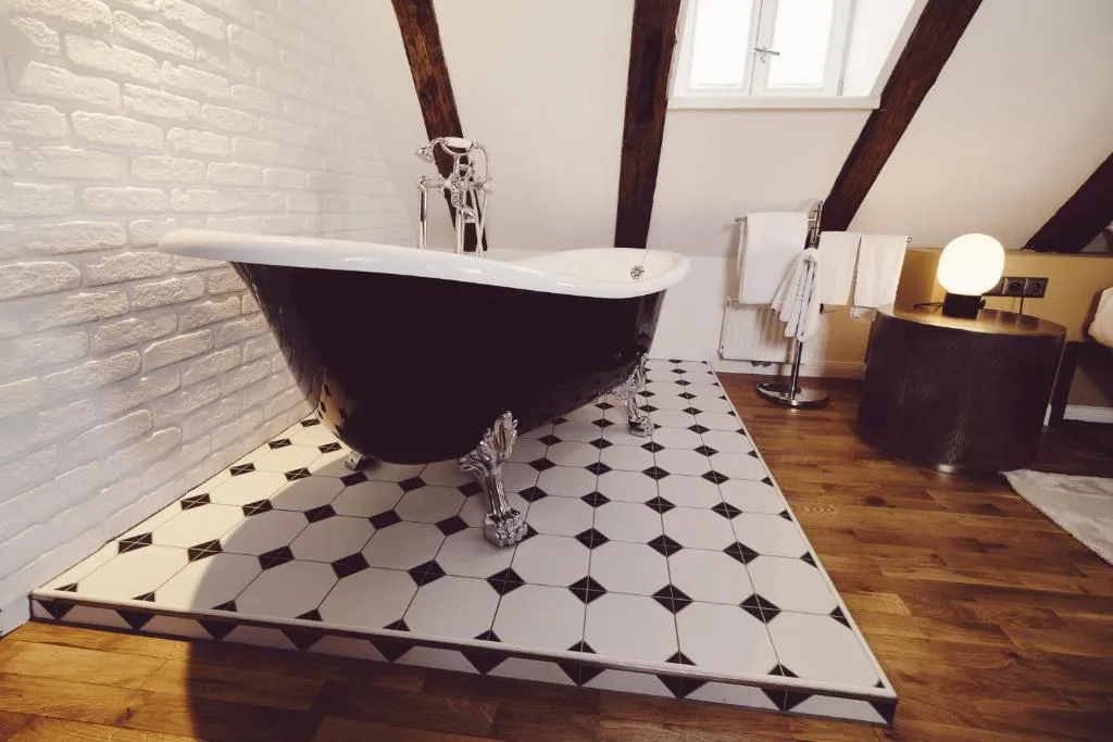 Deluxe Double Room with Bath @ Domus Balthasar Boutique Hotel
