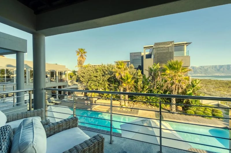 Table Mountain room  @ Atlantic Palms