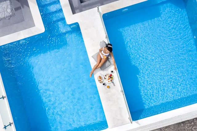 A haven with immaculate Aegean views