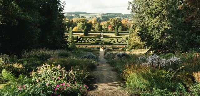 Explore the 105 acre Chatsworth garden