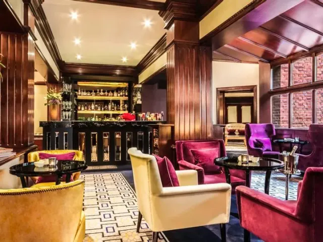 An intimate space for drinks and tapas