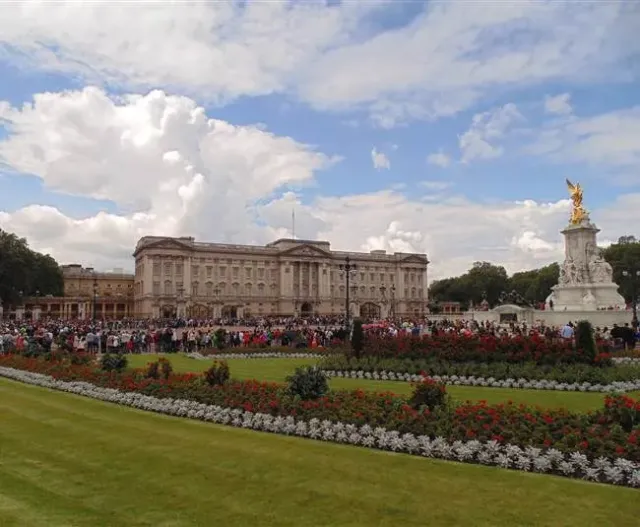 A stone s throw from Buckingham Palace