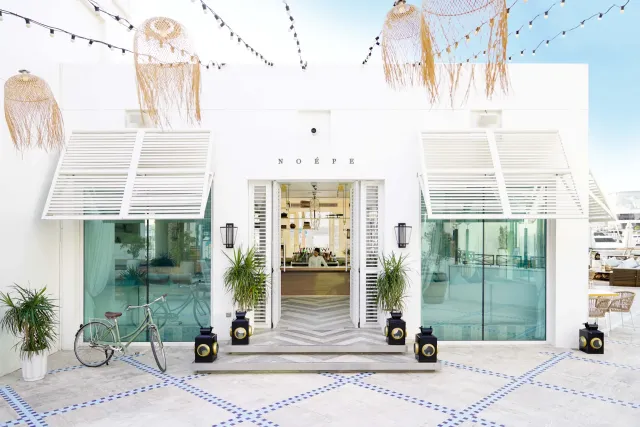 Dine with breathtaking views of the Creek