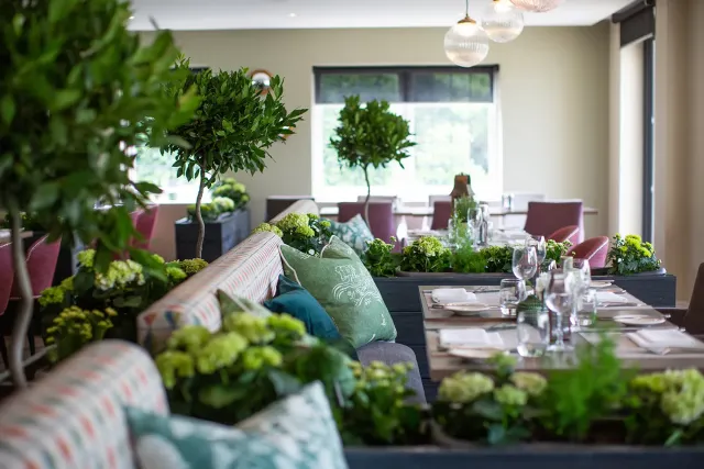 Serving delicious seasonal dishes with flair