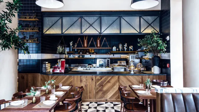 Serving tasty American Italian cuisine