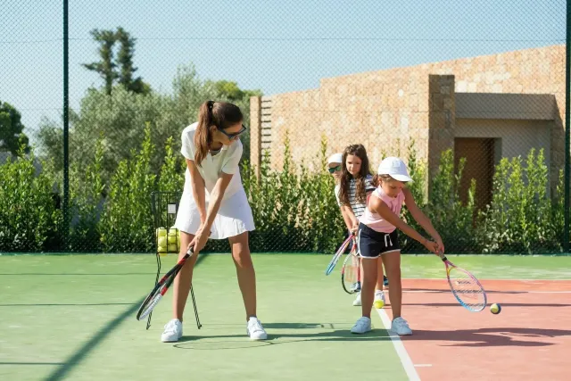 Enjoy professional tennis coaching