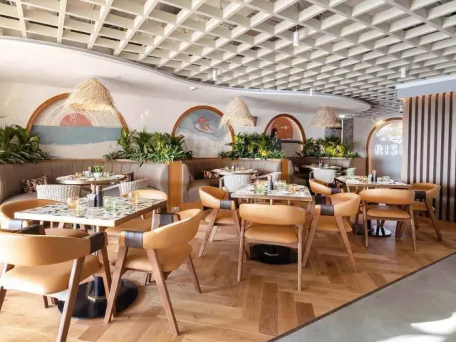 Featuring   la carte dishes   relaxed vibes