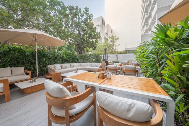 Hang out   enjoy a bite to eat