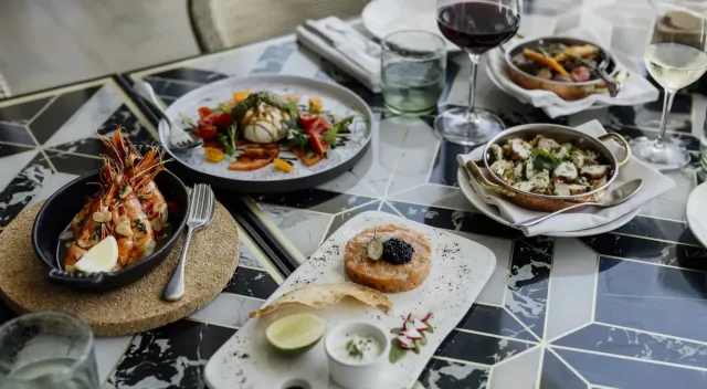 Serving seasonal dishes in a relaxed setting