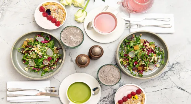 Enjoy healthy meals in the spa caf