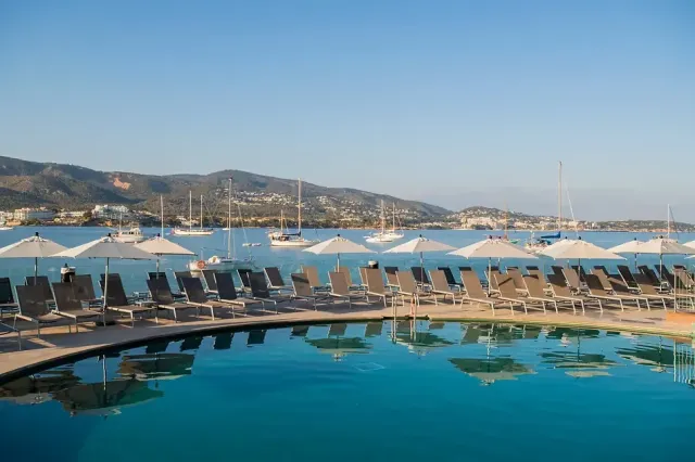 Relax by the pool   enjoy the view