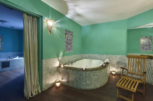 Unwind in the oriental rasul   hammam