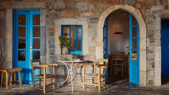 Enjoy the delights of an outdoor BBQ kitchen