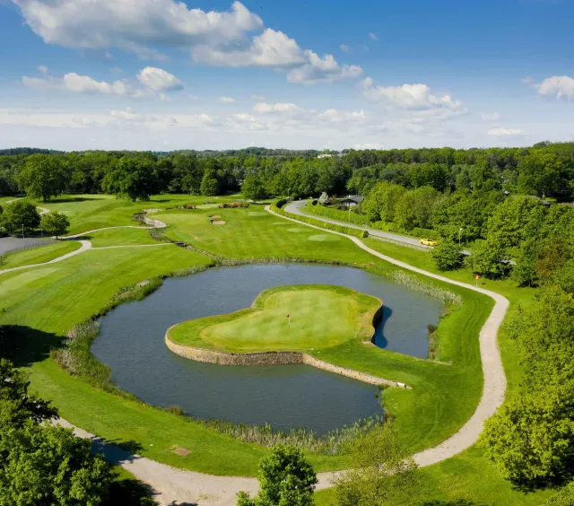 Golf in an hour   perfect for beginners